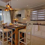 Gold 6 Villa