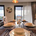 Villa Gold 6 *