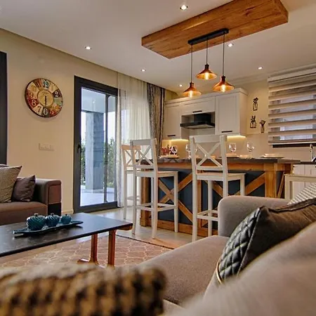 Villa Gold 6 *
