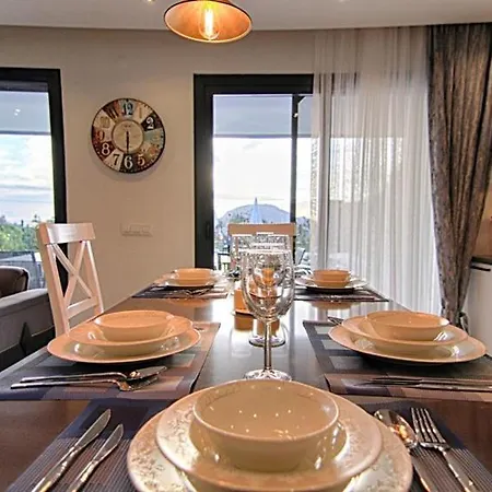 Villa Gold 6 *