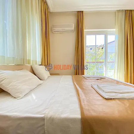 Villa Gold 6 *