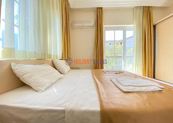 Villa Gold 6 *